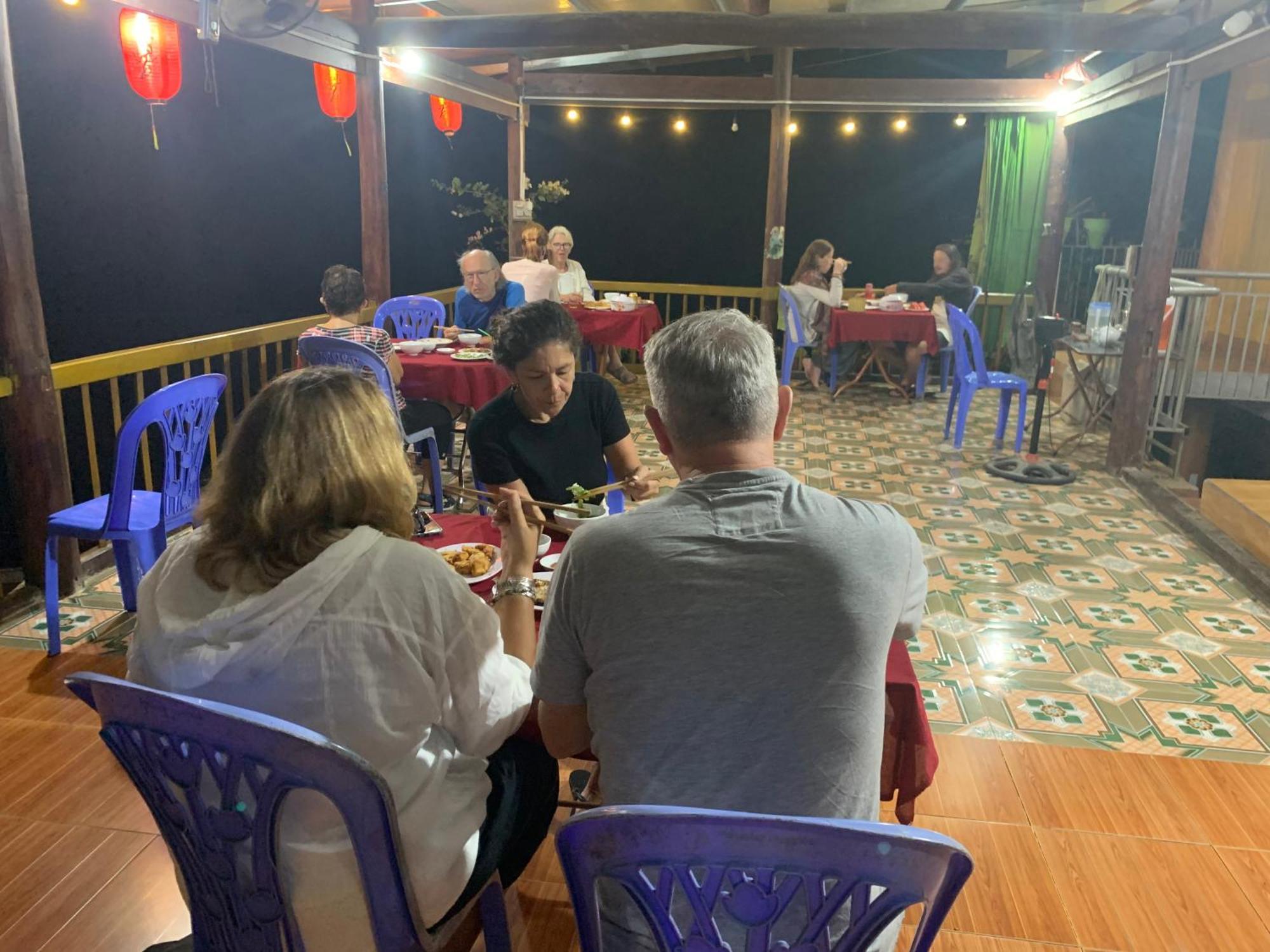 Hoang Nguyen Homestay Ba Be Buitenkant foto