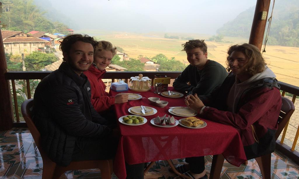 Hoang Nguyen Homestay Ba Be Buitenkant foto